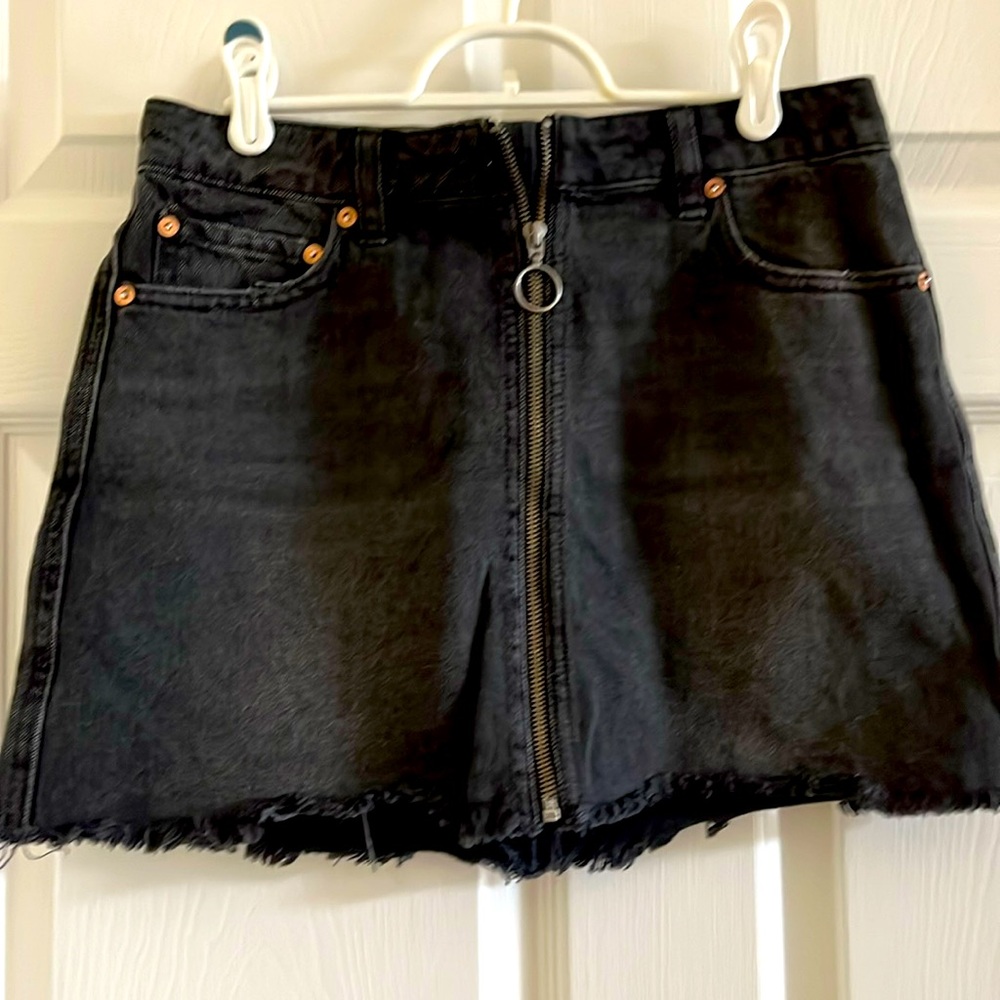 Black zip up fringe skirt